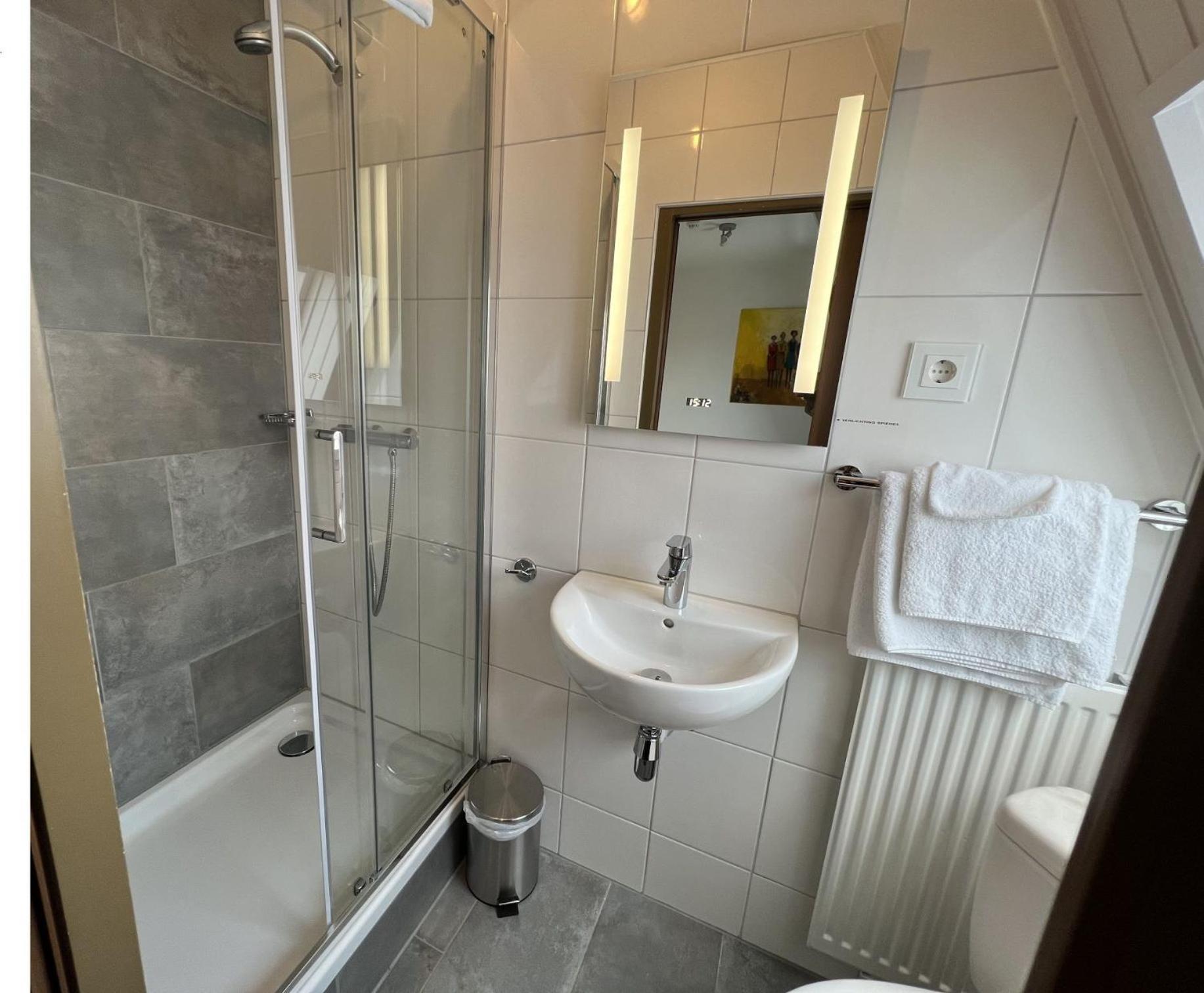 אוטמארסום Hotel Van Der Maas מראה חיצוני תמונה