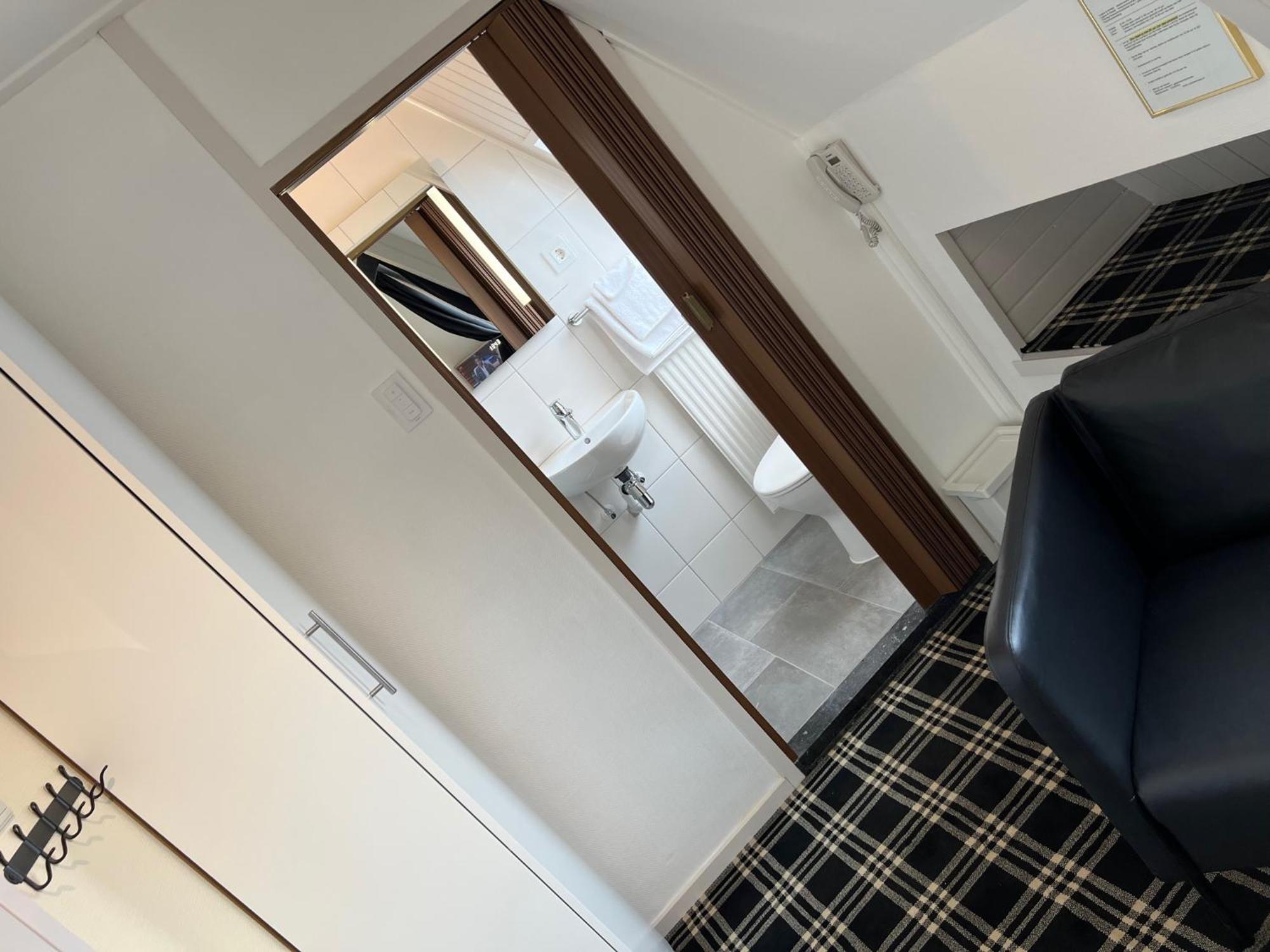 אוטמארסום Hotel Van Der Maas מראה חיצוני תמונה