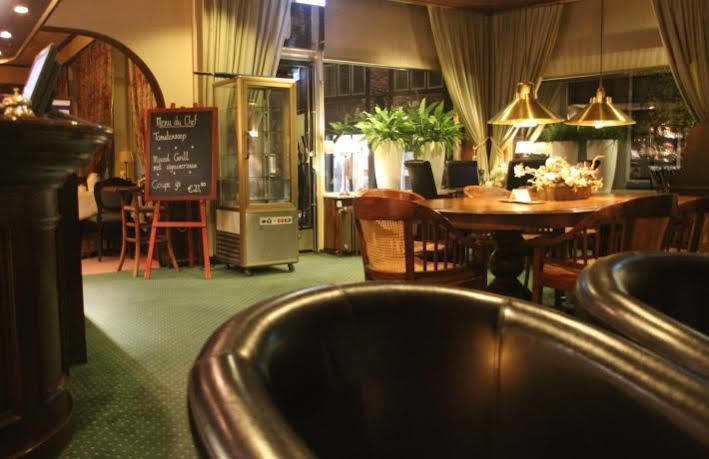 אוטמארסום Hotel Van Der Maas מראה חיצוני תמונה